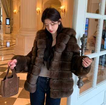 Young Felt Coat 2025 Fashion Stylish Winter Short Sleeve Hooded Fur Coat Women's Leather Jacket H251215