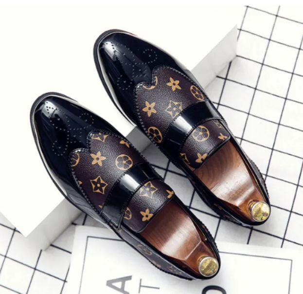 Hot Sale New Arrival Fashion Large Size 38-48 Mens Shoes Versatile Breathable Perforated Pointed Toe Business Dress Buckle Strap Casual Shoes