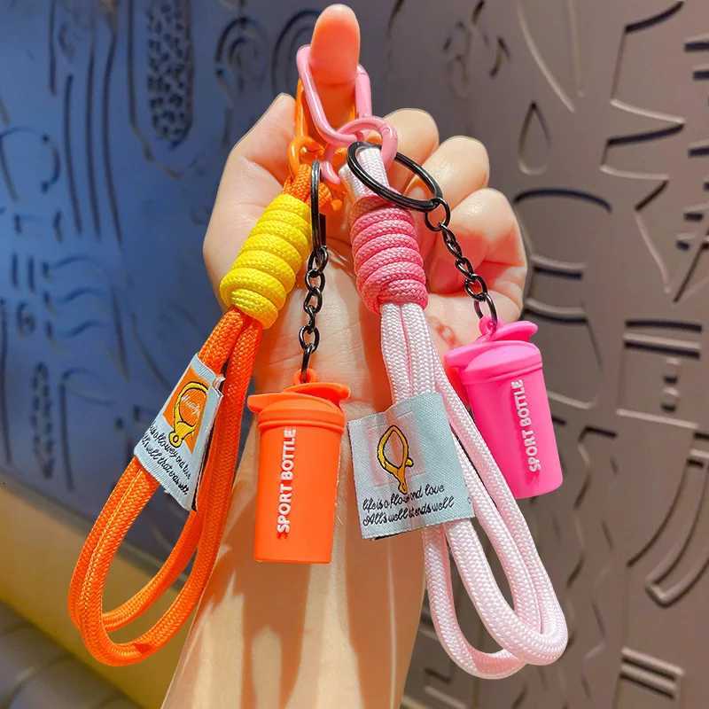 Creative Braid Rope Keychain Carabiner Water Cups Key Ring For Backpack Pendant Accessorie Hanging Cord DIY Jewelry Making M251215