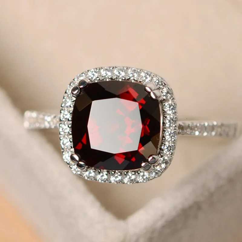 Hot Selling Silver plated Luxury Prong Setting-Rings For Women Ruby Emerald Sapphire Jewelry Wedding Engagement Ring Wholesale M251215