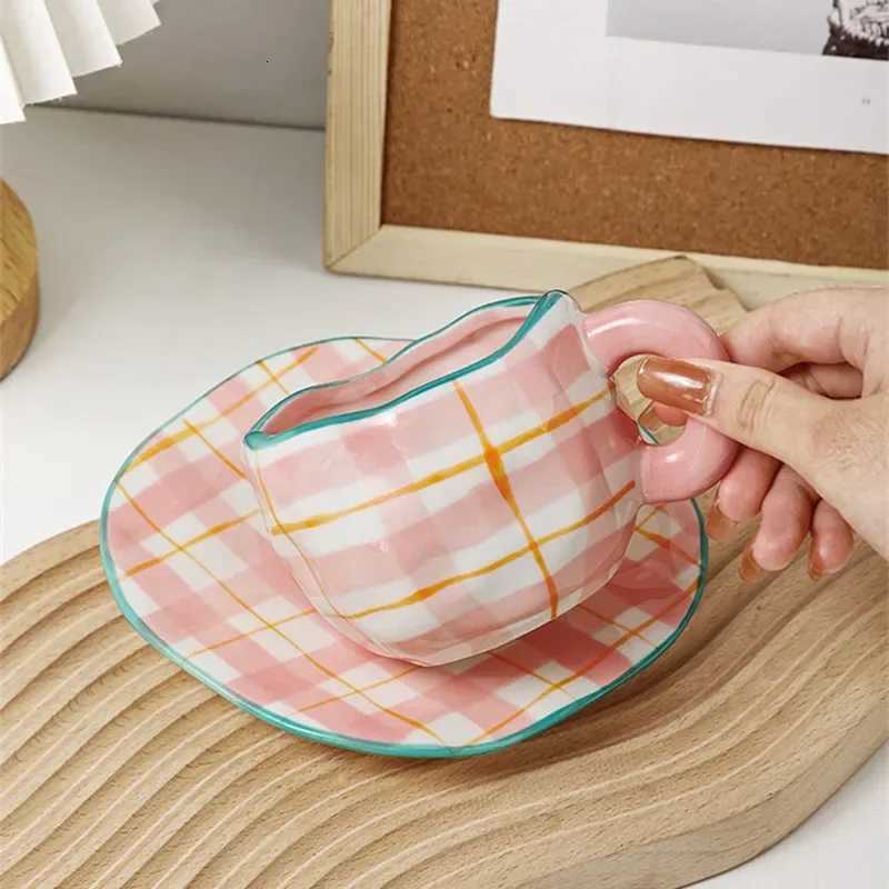 Hand-painted Flower Ceramic Coffee Cup Off g With Saucer He Breakfast Milk Ju Tea Handle Cup Gift Microwave Safe H251215