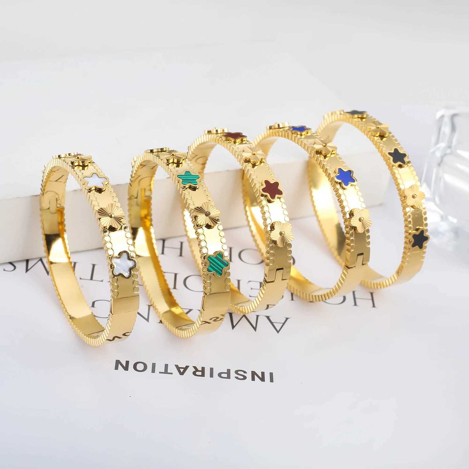 Stainless Steel New Design 316L Electroplated Luxury Plant Five Flower Womens High Quality Metal Jewelry C r M251215