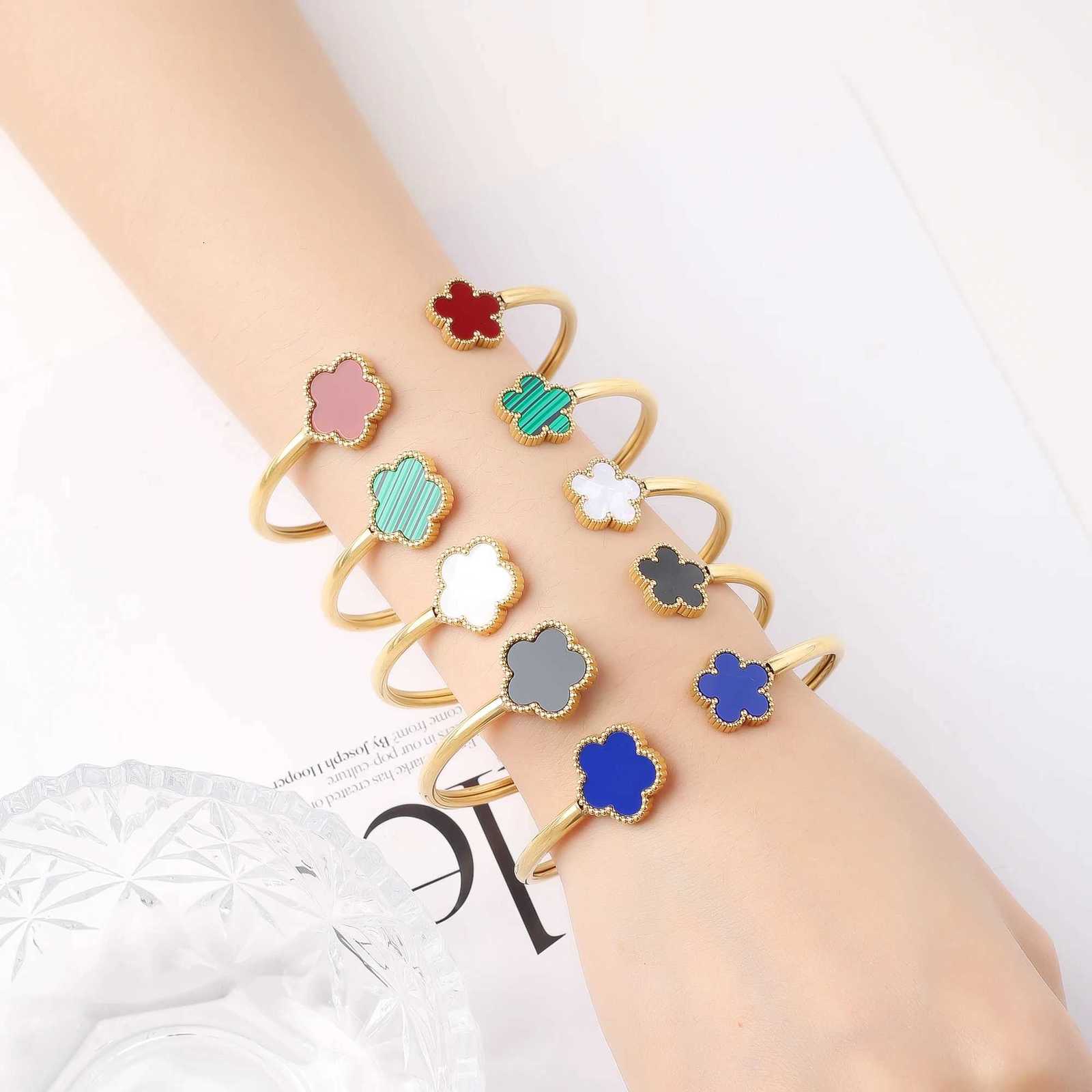 Stainless Steel New Five Flower Plum Blossom Plant For Womens Jewelry Temperament Hot Selling Accessory C r M251215