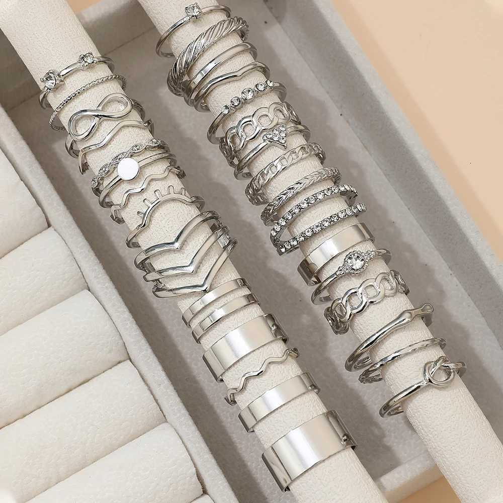 30 Pcs Geometric Infinite Fashionable Rhinestone Multi-joint Metal Rings Set For Birthday Party Christmas Gift For Girls Women M251215