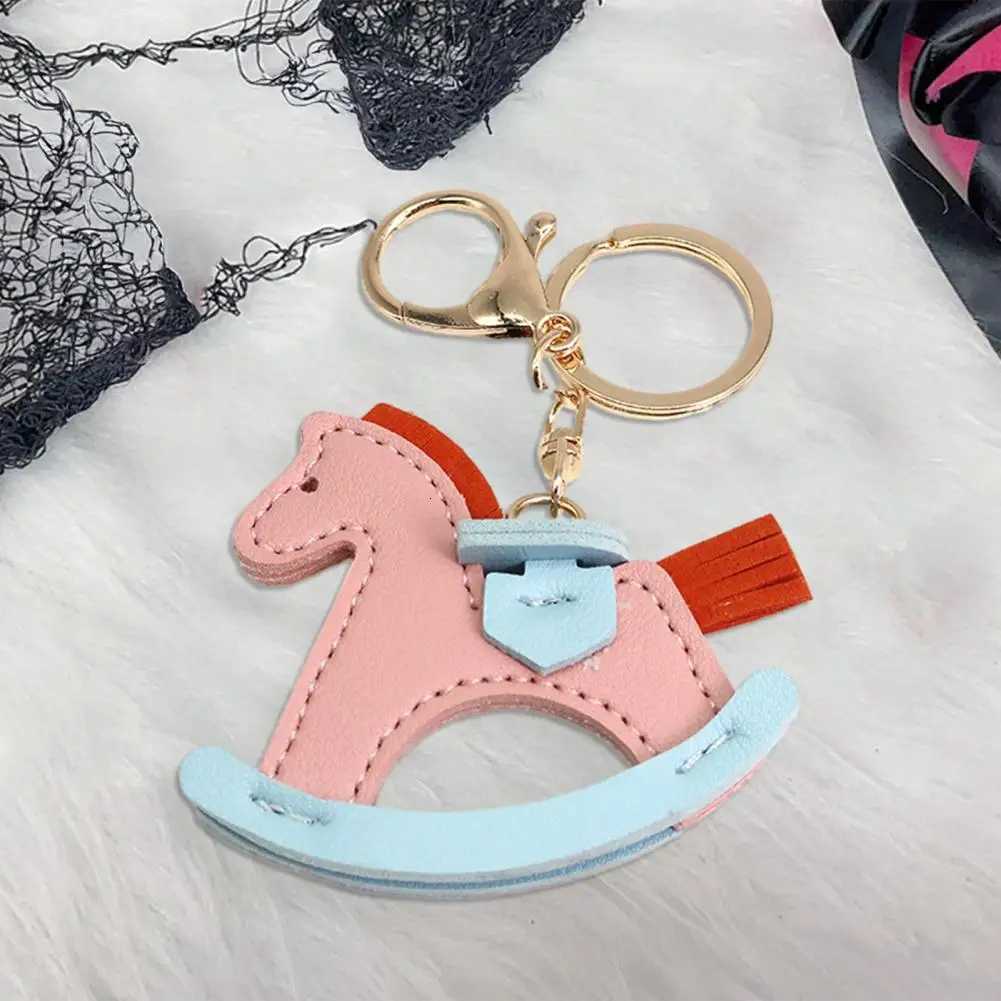Faux Leather Horse Pendant Imitation Leather Keychain Pendant Shaking Horse Design Key Holder Lightweight Bag Accessory for Bags M251215