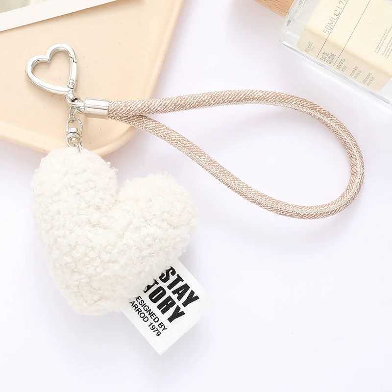Simple Fur Love Design Key Chain Jewelry for Women Bags Pendant Hanging Key Ring Accessories Colored Heart Keychain M251215