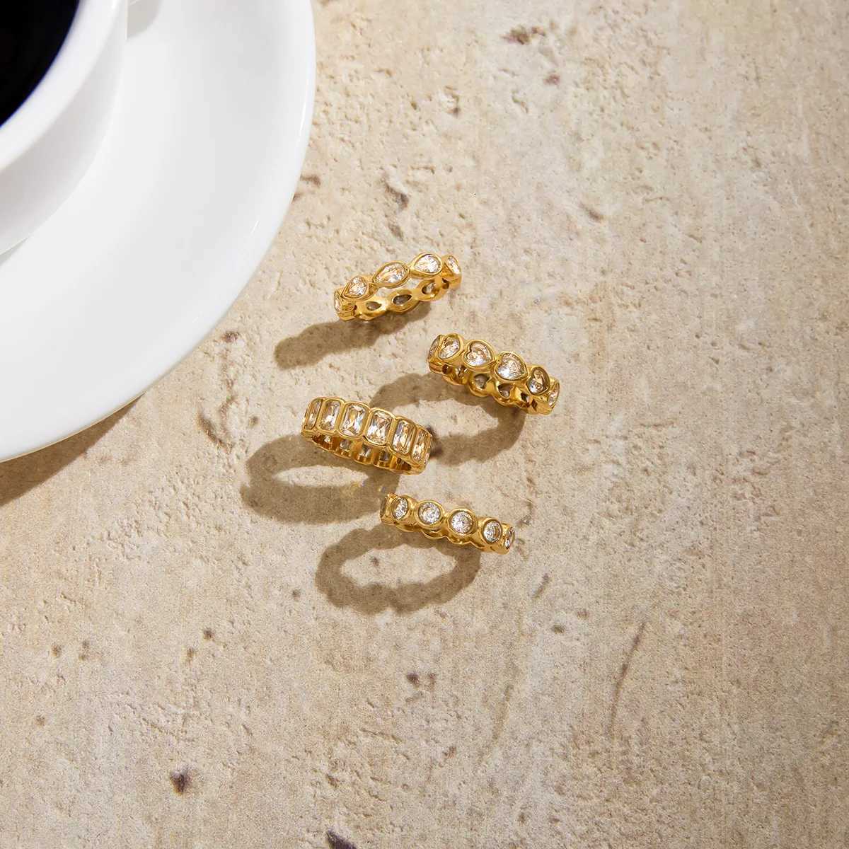 Iced out Tennis Crystal Diamond Ring Stainless Steel Gold Wedding Band Ring for Women Fashionable Icy Accessory M251215