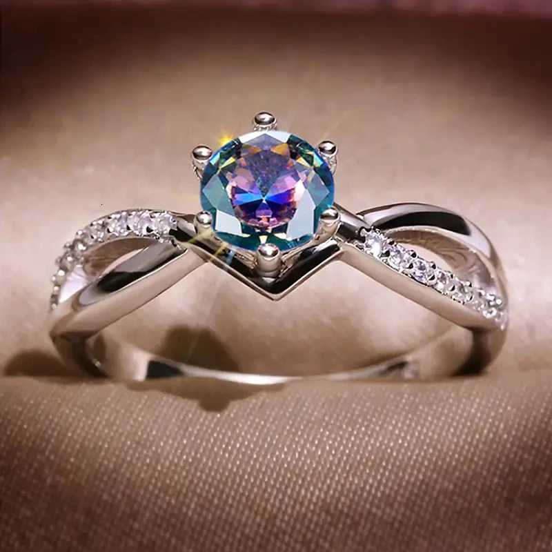 Huitan Trendy 6 Claws Zirconia Stone Rings for Women Fashion Silver Color Proposal Band Accessories Gorgeous Bridal Jewelry M251215