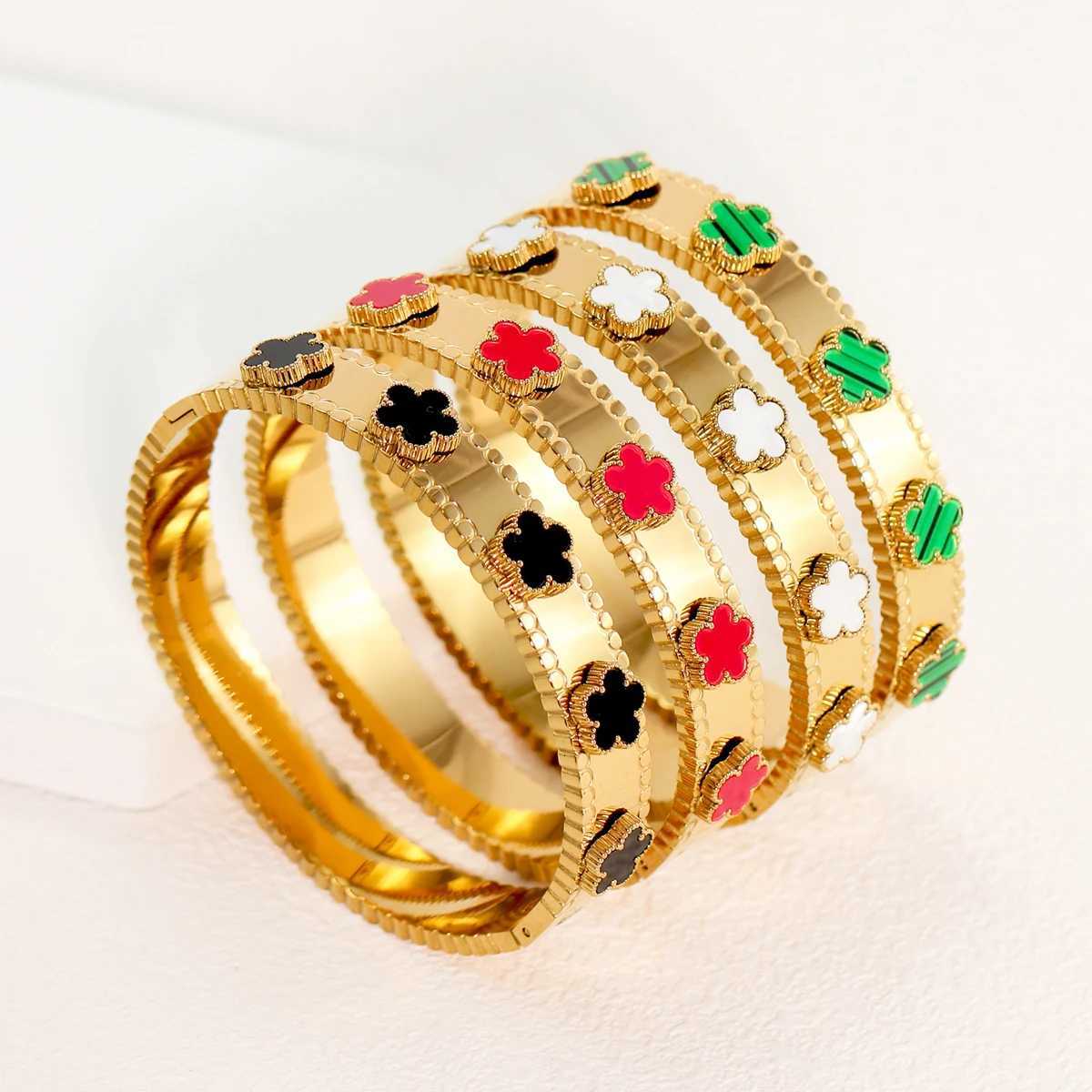 Hot Sale Fashion Gold Color Stainless Steel Flower Five Stars s Bangles For Women Cute Jewelry Party Gift M251215