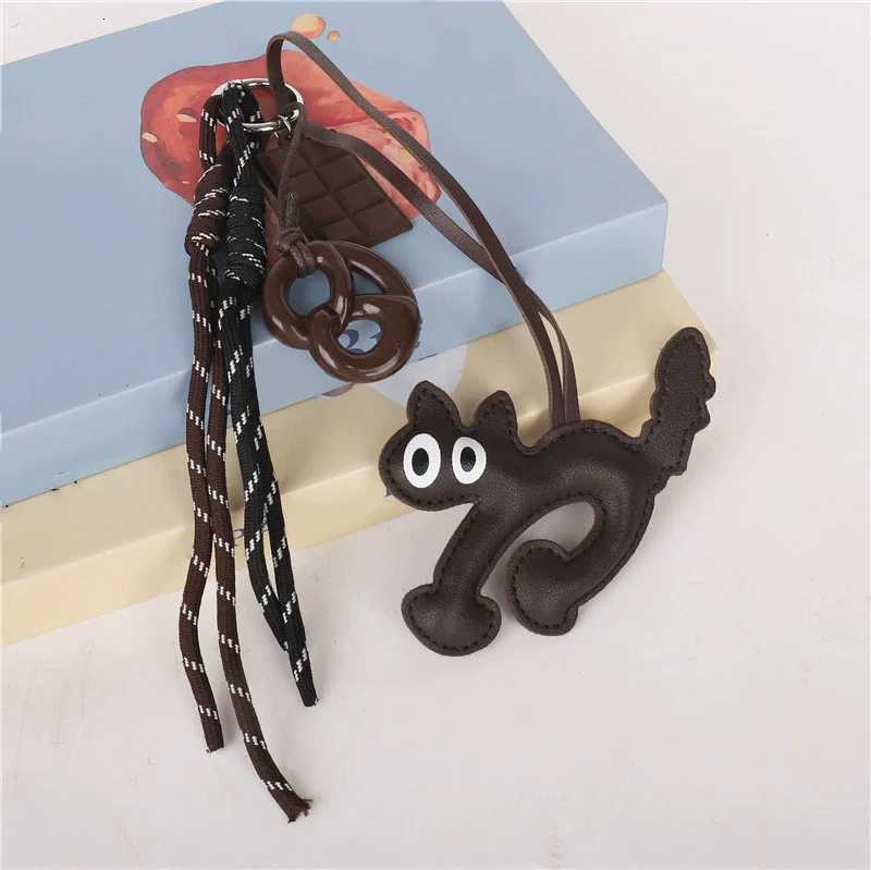 Creative Style Bread Car Keychain Bag Maillard Leather Dog Chocolate Pendant Hand Woven Bag Hanging Charm Accessories M251215