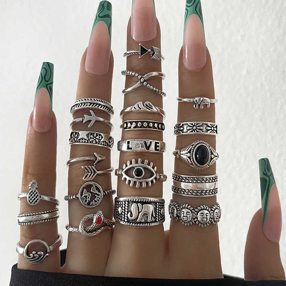 21Pcs/SetNew Fashion Punk Retro Style Serpentine Face Elephant Ring Metal Creative Splicing Holloway Personality Ring M251215