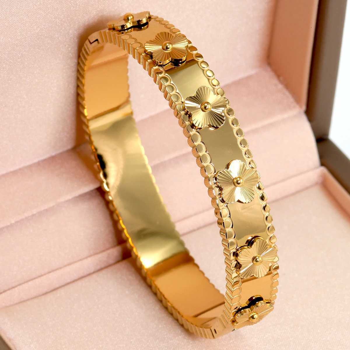 Fashionable 18K Gold Plated Stainless Steel Flower Bangle For Women Party Wedding Jewelry Gift M251215