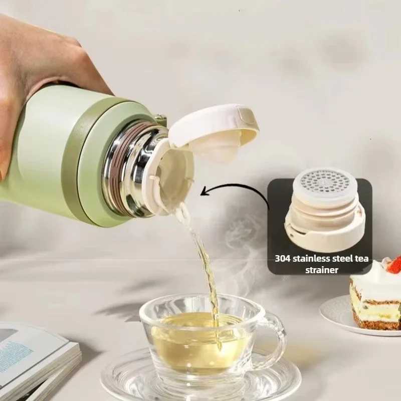 Stainless steel insulated water bottle24-hour thermal hot water bottlewith cupportable handheld cupleakproof portable design H251215