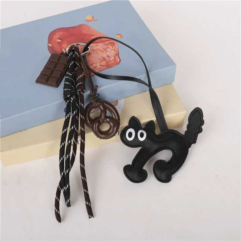 Creative Style Bread Car Keychain Bag Maillard Leather Dog Chocolate Pendant Hand Woven Bag Hanging Charm Accessories M251215