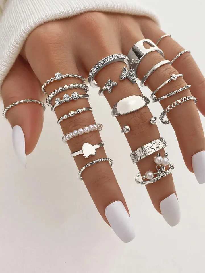 23 Pcs Vintage Heart Butterfly Rings Set For Women Fashion Silver Color Geometric Hollow Finger Ring Wedding Party Jewelry M251215