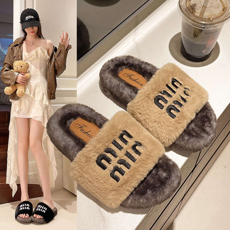Furry Slippers for Women, Outdoor Wear, Big Brand, Flat Korean Style, Ins Trendy Shoes, Autumn Winter 2025, Thick Sole Cotton Slippers, Spring Summer sd24
