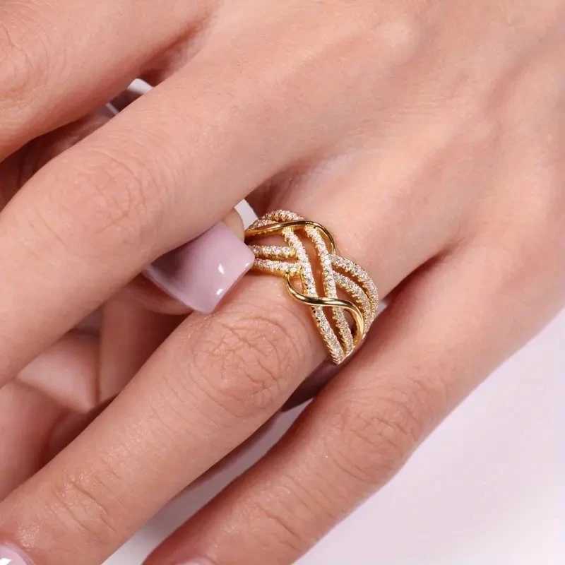 Cross-border Hot Sale Temperament Female Ring European and American Jewelry Full Diamond Fashion Advanced Sense Classic Versatil M251215