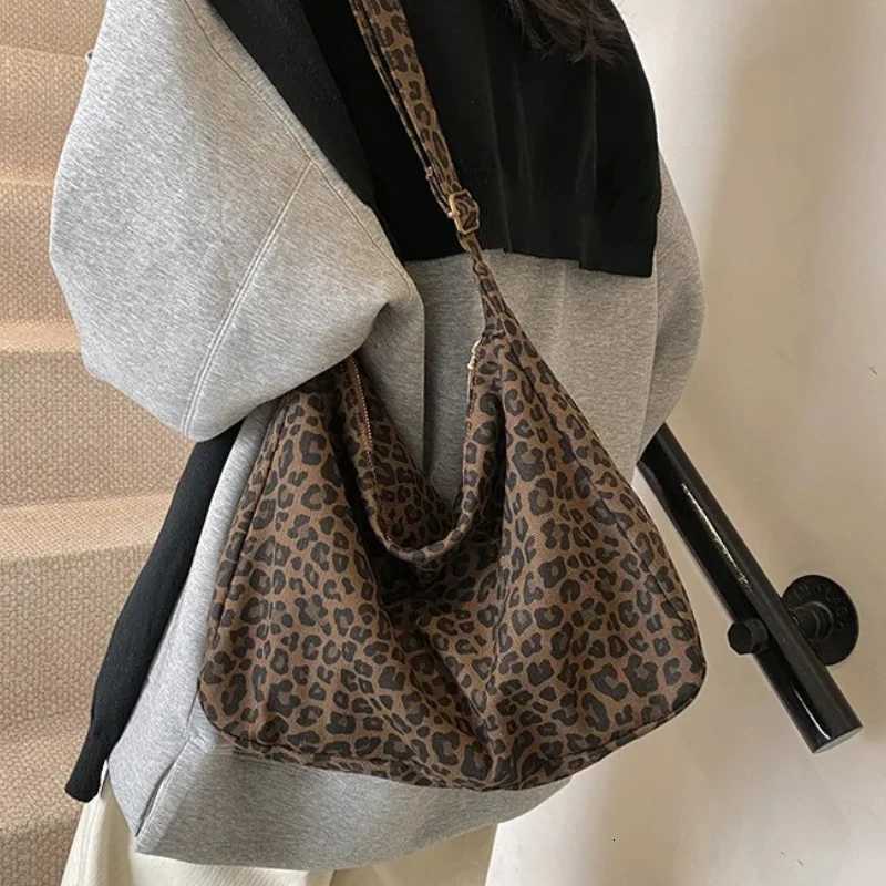 Trendy Leopard Print Womens Tote Bag Lightweight High-capacity Shoulder Bag Adjustable Shoulder Strap Crossbody Bag For DailyT251215