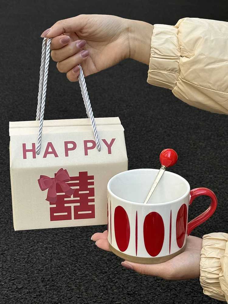 New Retro Red Ceramic g Large Capacity g Happy Wedding Bridesmaid Hand Gifts Celebrating Couple Cup For Girl Best Friend H251215