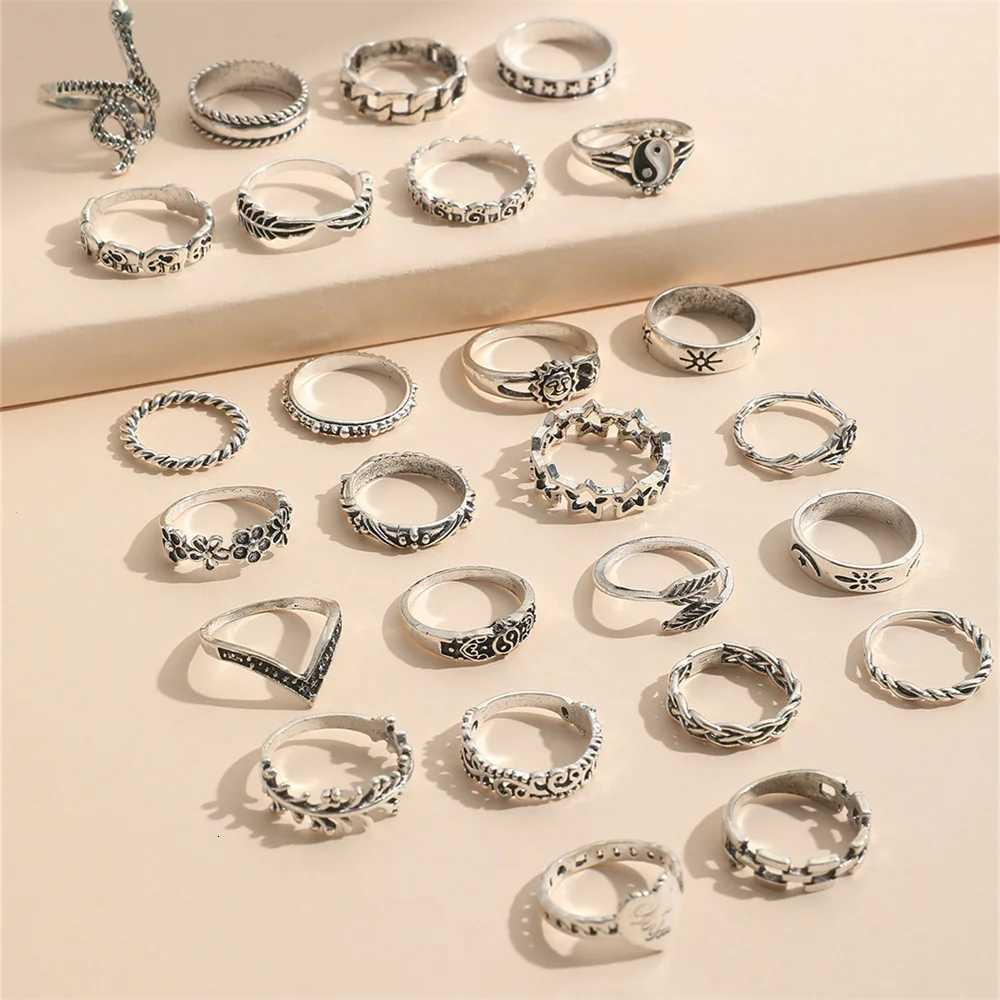 26Pcs/Set New Vintage Heart-shaped Tai Chi Face Snake Fashion Personality Ring Metal Star Hollow Splicing Multi-articular Ring M251215