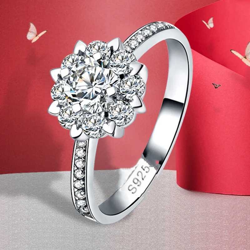 Luxury 925 Sterling Silver Classic Ring for Women snowflake jewelry simple 30ct diamond ring imitation diamond womens ring M251215