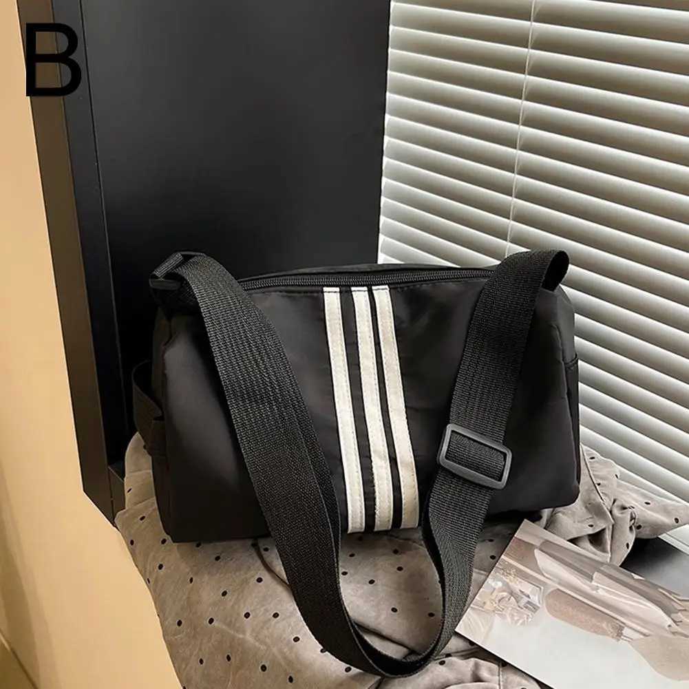 Autumn and Winter Oxford Cloth Large Capacity Fashion Stripe Casual Bag for Women Commuter Travel Canvas Cross-Body BagT251215