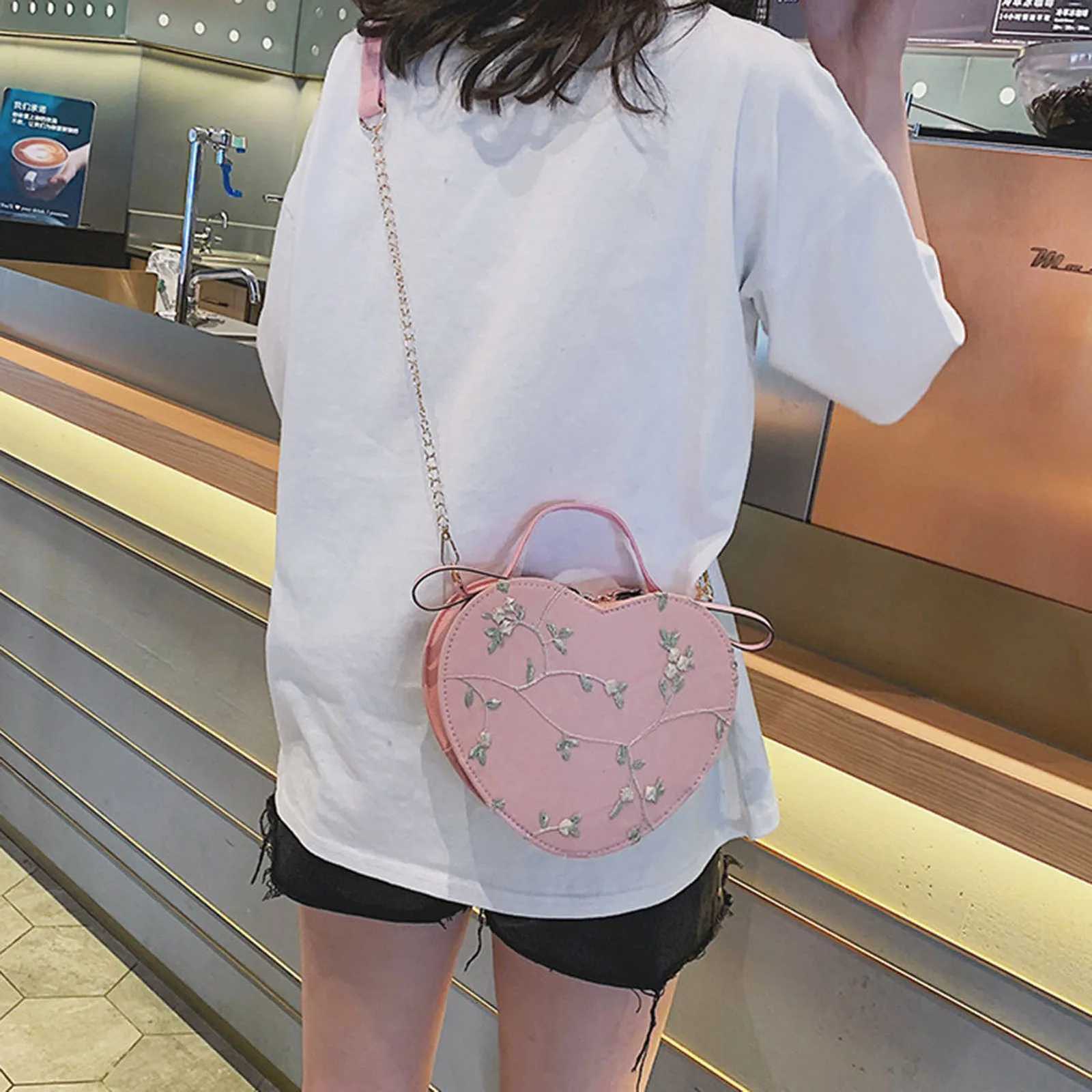 Fashion shoulder bags Women Handbag Korean Style Lace Heart shaped Crossbody Shoulder Purse Small Cute Bag For LadiesT251215