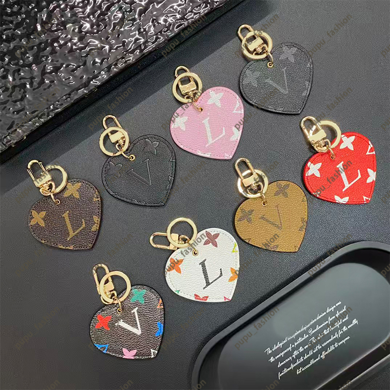 Luxury Bag Charm Leather Heart-shaped Keychain Fashion Car Bag Charms Brand Keychain Classic Car Keying Chain Bag Pendant Designer Keychains Jewelry Gift