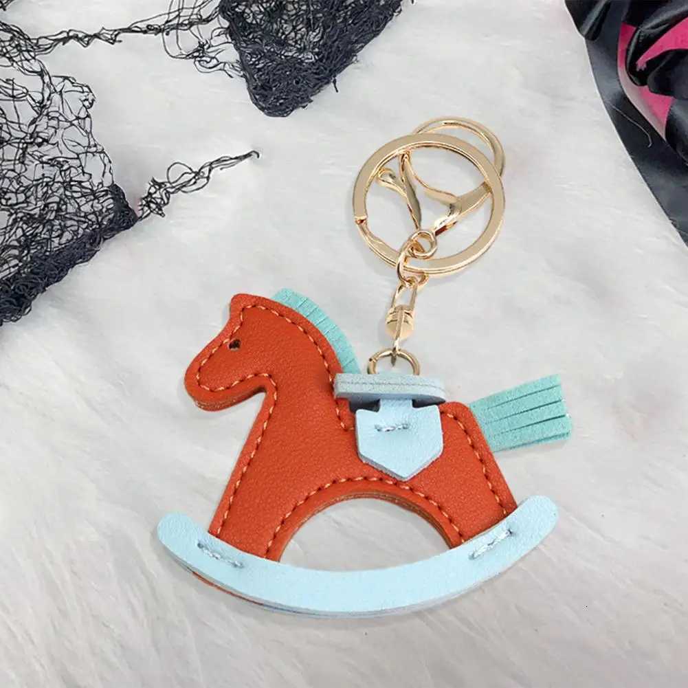 Faux Leather Horse Pendant Imitation Leather Keychain Pendant Shaking Horse Design Key Holder Lightweight Bag Accessory for Bags M251215