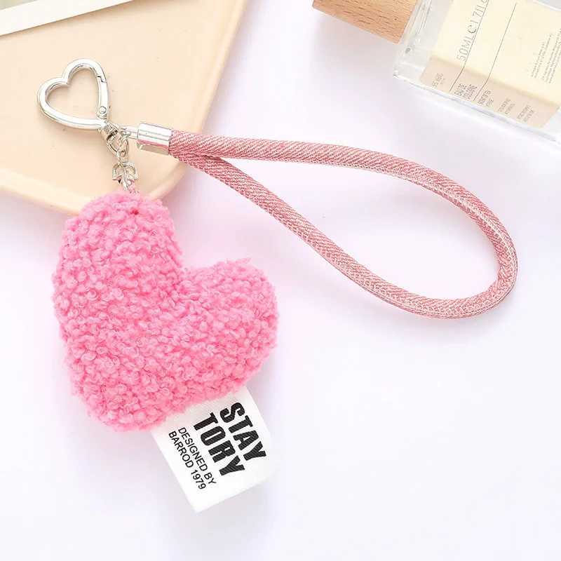 Simple Fur Love Design Key Chain Jewelry for Women Bags Pendant Hanging Key Ring Accessories Colored Heart Keychain M251215