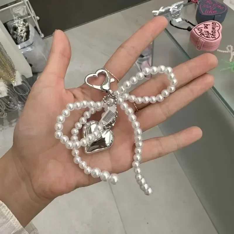 2025 New Korean Sweet Pearl Bow Keychain Heart Pendant Keyring Y2K Aesthetic Key Holder for s Bag Pendant Accessories M251215