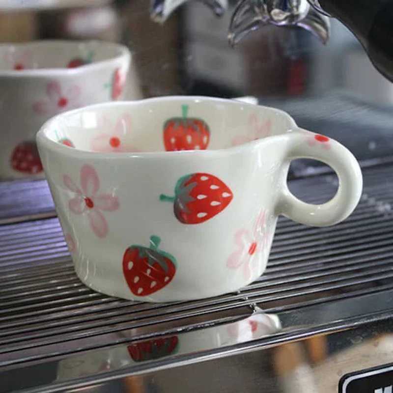 Hand Painted Strawberry g Hand-pinch Ceramic Sakura Cup Cute Little Flower resso Coffee Milk Cups Gift For Kids Girls H251215