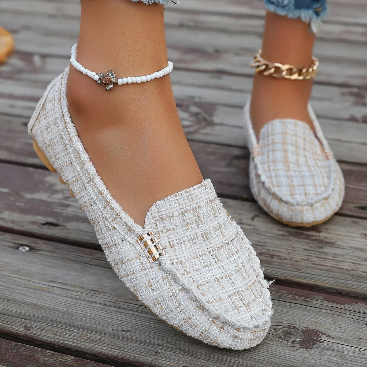 Free Shipping Plus Size Women Casual Flat Bottomed Bean Round Toe Shallow Mouth New Single Shoes