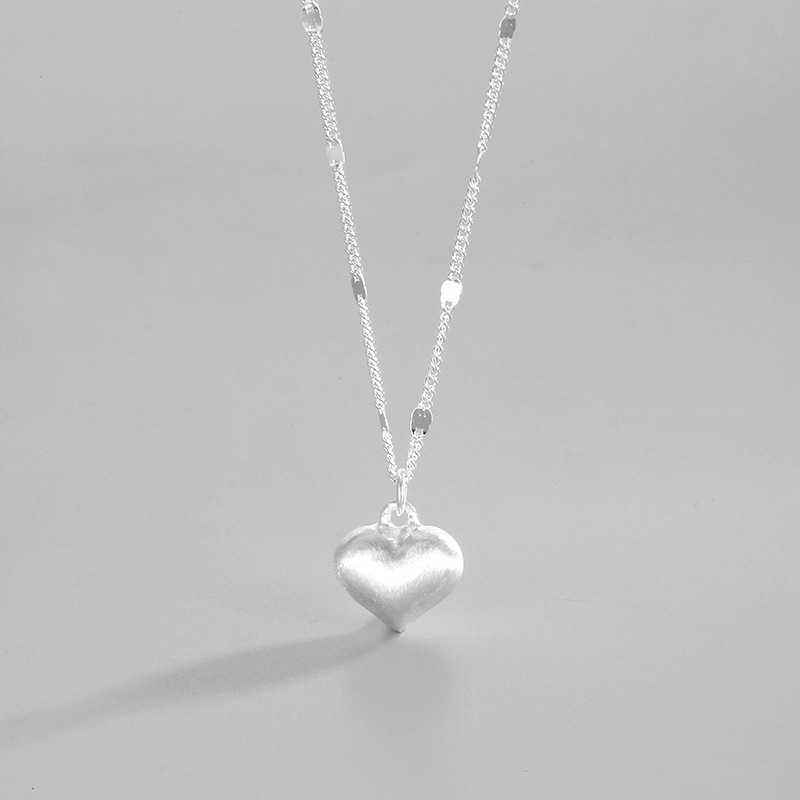 Pure silver brushed small-scale unique design minimalist frosted heart-shaped pendant necklace for the collarbone. Z251215