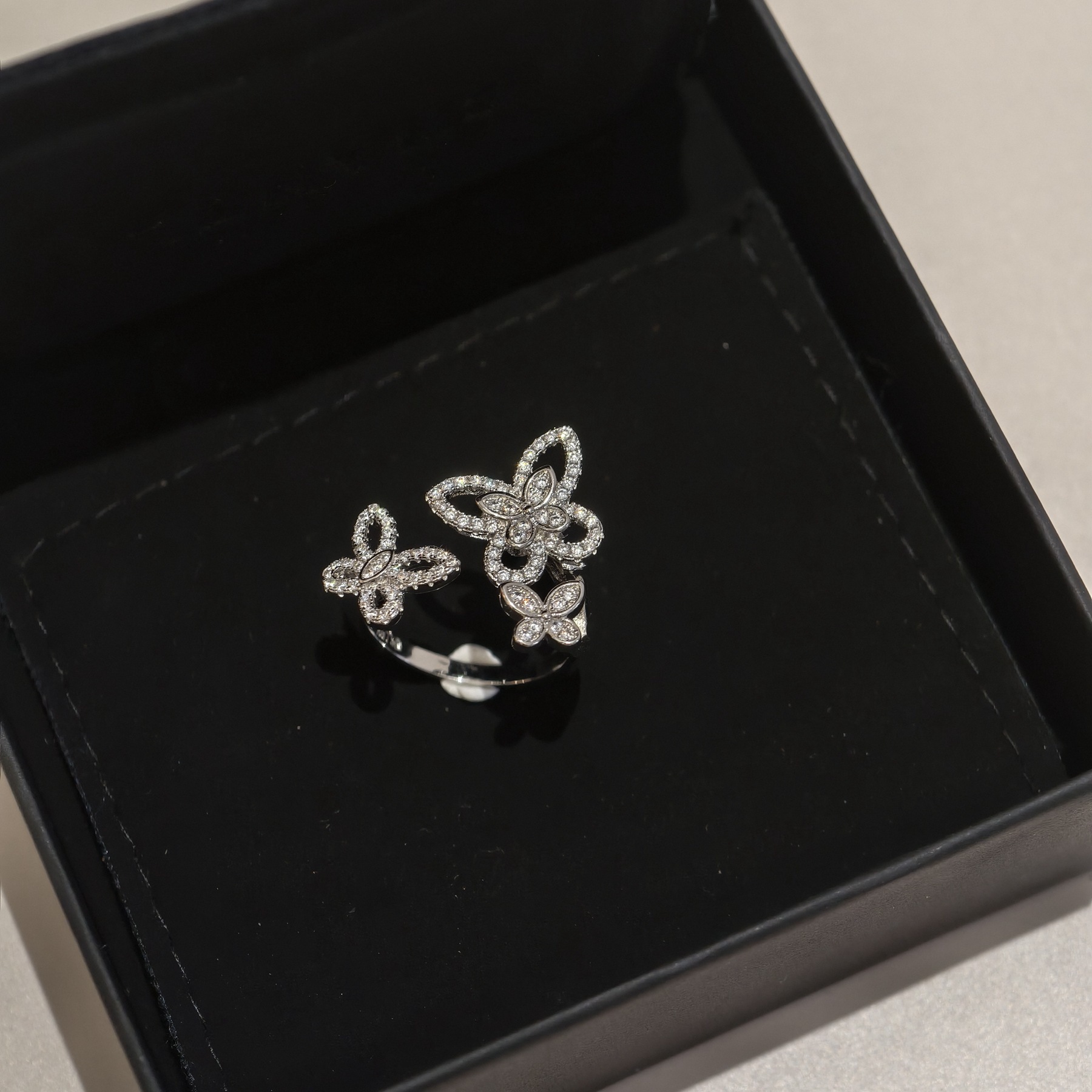 Designer Ring Trio Phantom Butterfly Open Female Finger Mozambique Luxury Jewelry Niche Design Exquisite Fashion Versatile