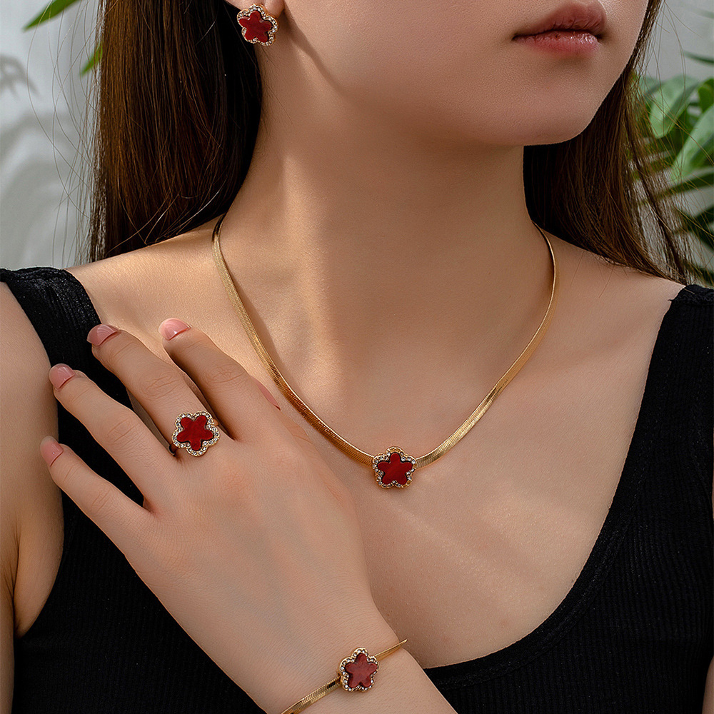 Designer Necklace Celebrity Style Flower Vintage Fashion Elegant Bracelet Earrings Luxurious Jewelry Ring Set