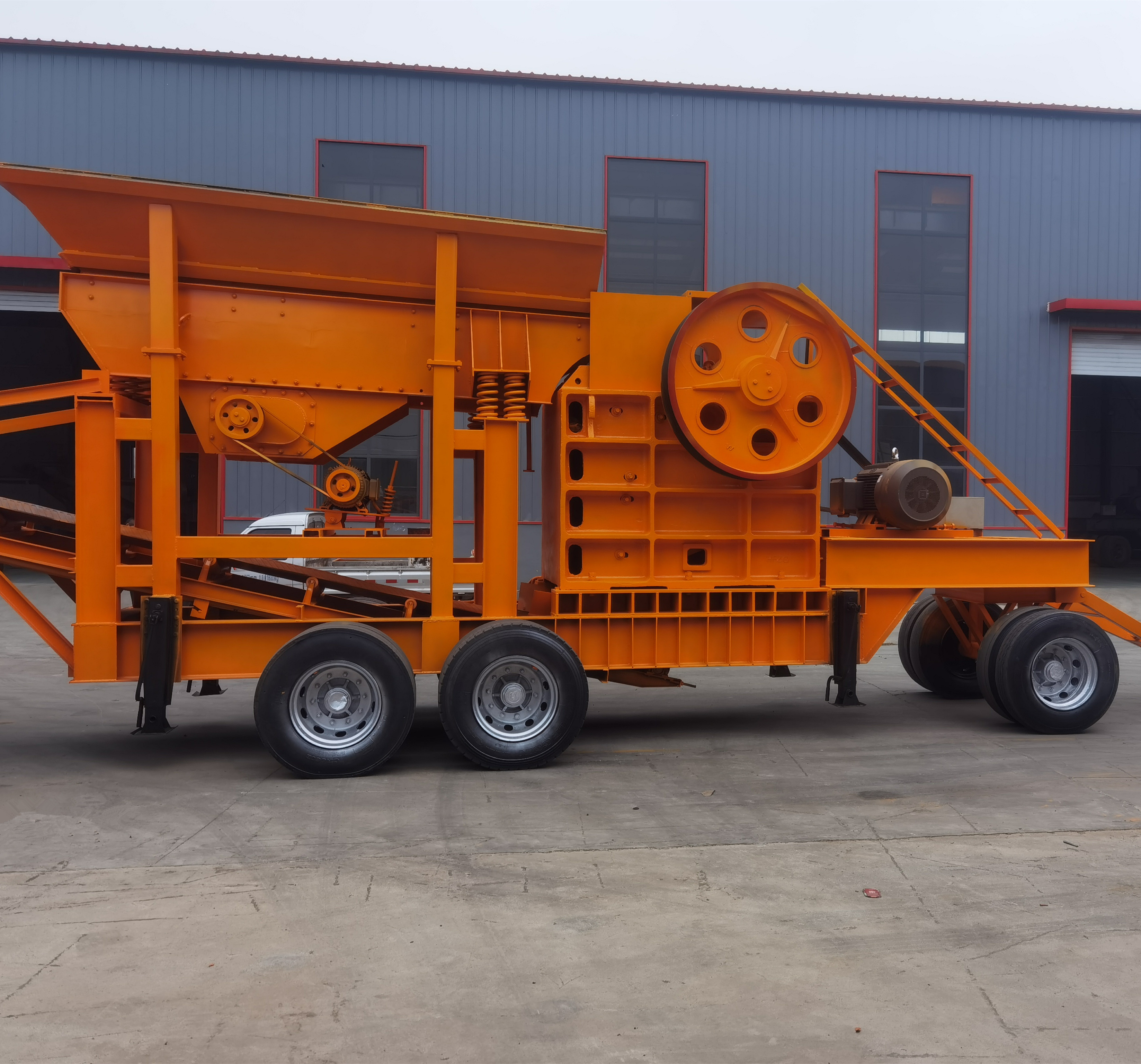 Movable Electric Stone Crusher | Integrated with Compact Gearbox for Reliable Crushing Performance