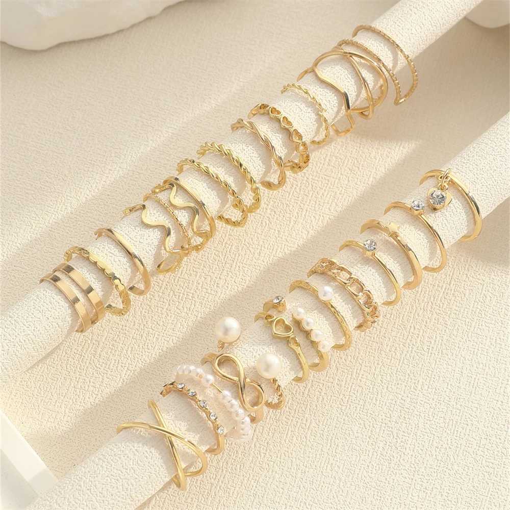 28Pcs/Set New Fashion Senior Diamond Imitation Pearl 8-figure Metal Creative Cross Hollow-out Multi-opening Splicing Ring M251215