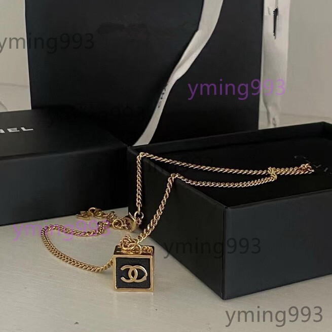 necklace designer for women cocochanel Chanel Style New Double C Full Diamond Bowknot Quilted Chanel Necklace Versatile Fa chanels channels chaneljewelry cc E HWQE