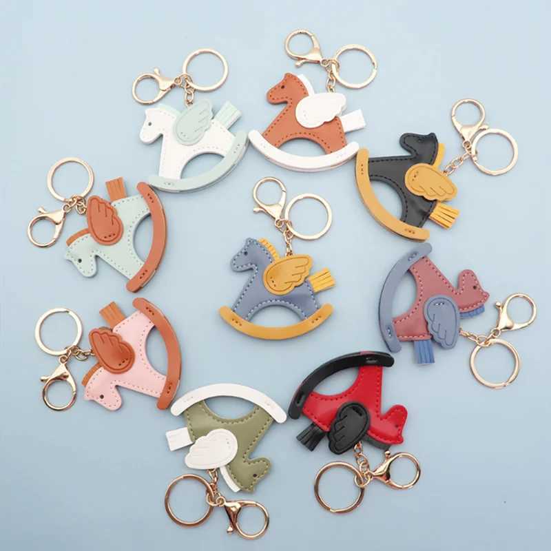 Cute Creative Personality Pegasus Keychain Ring Pendant Men and Women Couple Key Chain Bag Pendant Drop Shipping M251215