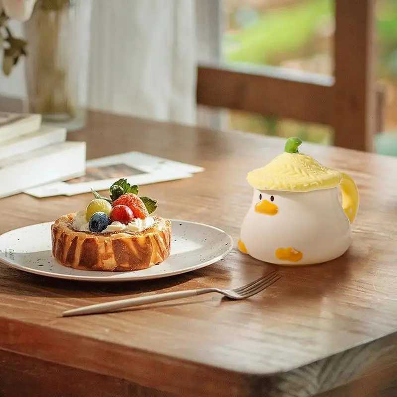 Cute 3D Duck Coffee g Ceramic Duck g With Hat Lid 400ml Cartoon Ceramic Drinkware Tableware With Handle For Kids And Adt H251215