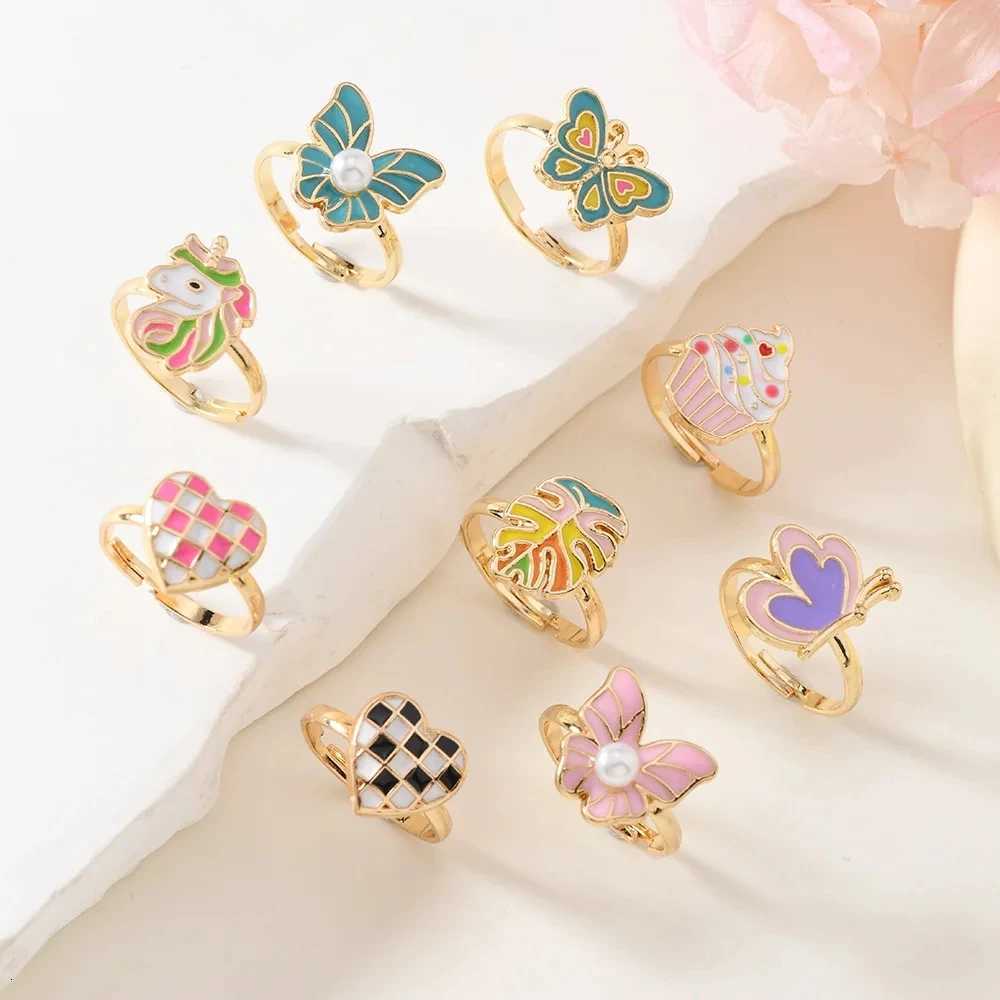 9Pcs Adjustable Rings for Girls Women Flower Butterfly Heart Alloy Ring Fashion Beauty Jewelry Christmas New Year Gift for Girl M251215