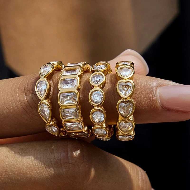 Iced out Tennis Crystal Diamond Ring Stainless Steel Gold Wedding Band Ring for Women Fashionable Icy Accessory M251215