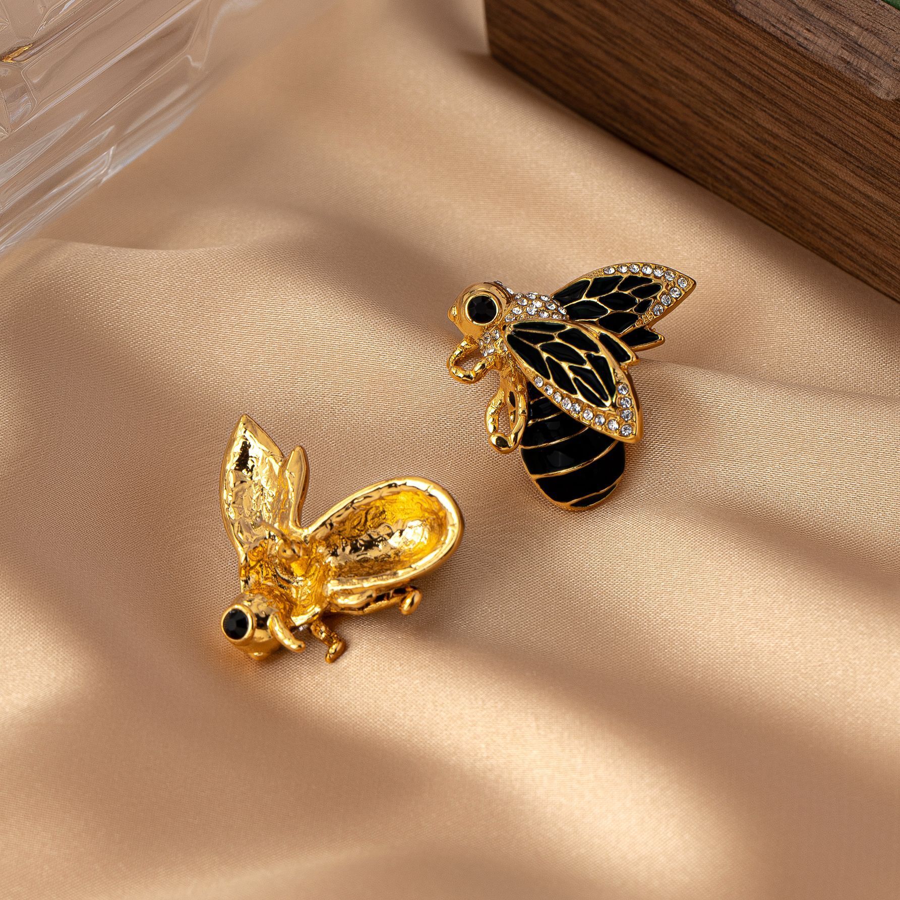 Designer Earrings Luxury Jewelry Bees Fashionable Insects Enamel Oil Droplets Animal Brooch Retro Classic Versatile Noble
