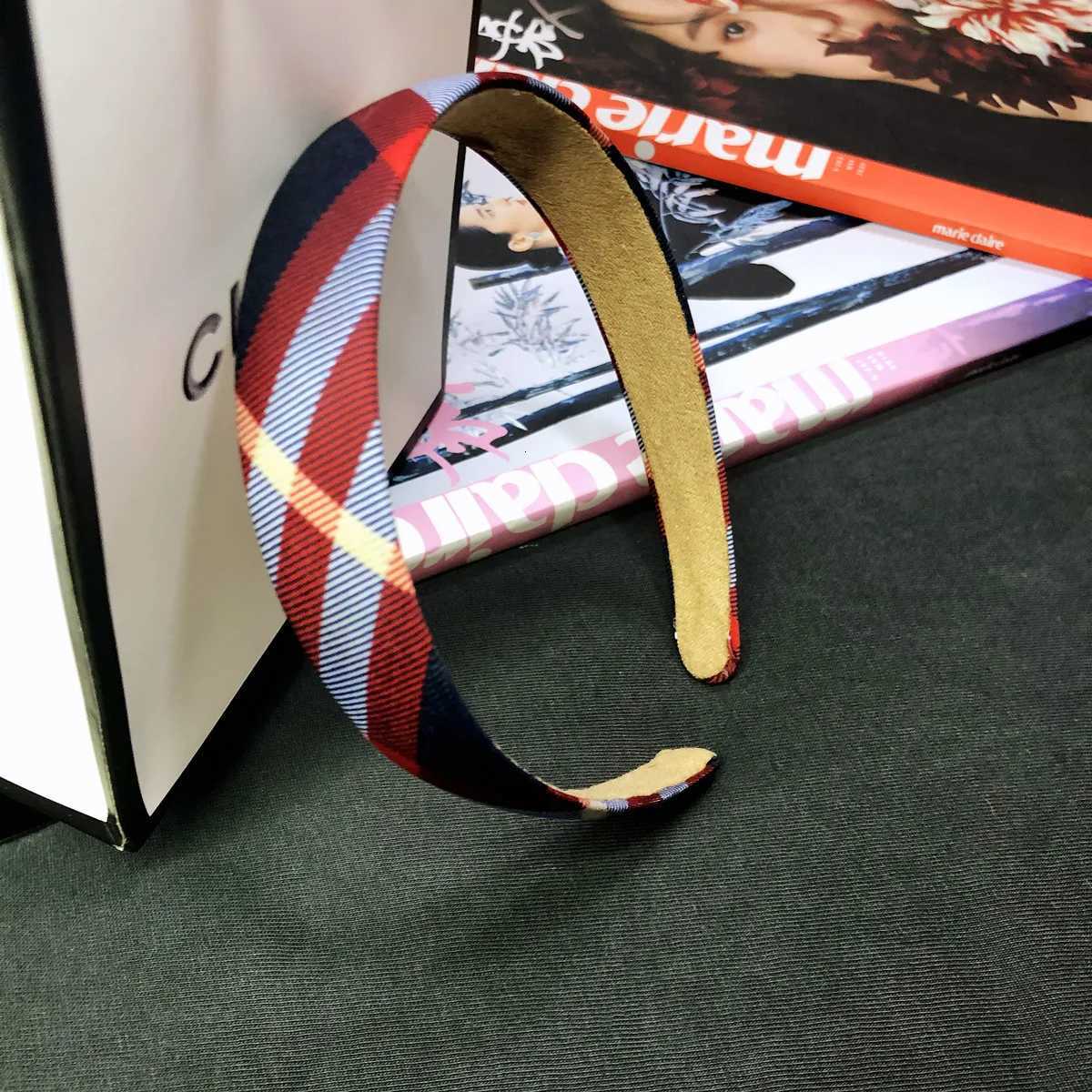 2025 New British Style Plaid Striped Sponge Headband for Women High Quality Fashion Thick London Plaid Print Hairbands Head WearXJ251215 - view 4