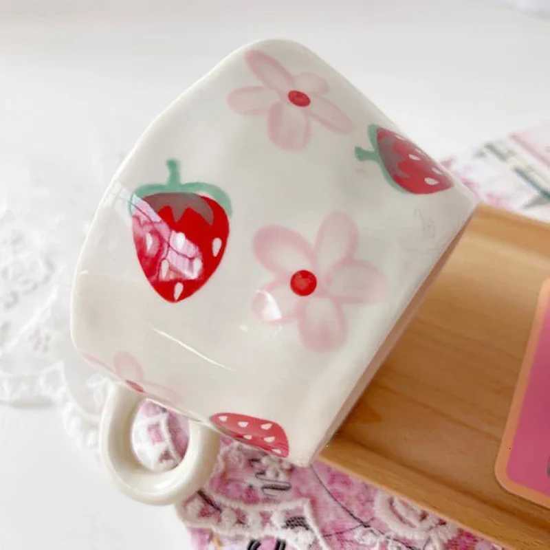 Hand Painted Strawberry g Hand-pinch Ceramic Sakura Cup Cute Little Flower resso Coffee Milk Cups Gift For Kids Girls H251215