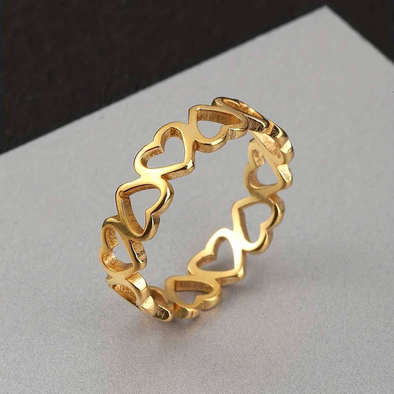 Fashionable Heart-Shaped 18K Gold Plated 316 Stainless Steel Ring - Stylish Cutout Design Hypoallergenic Ideal for Everyday Wear M251215