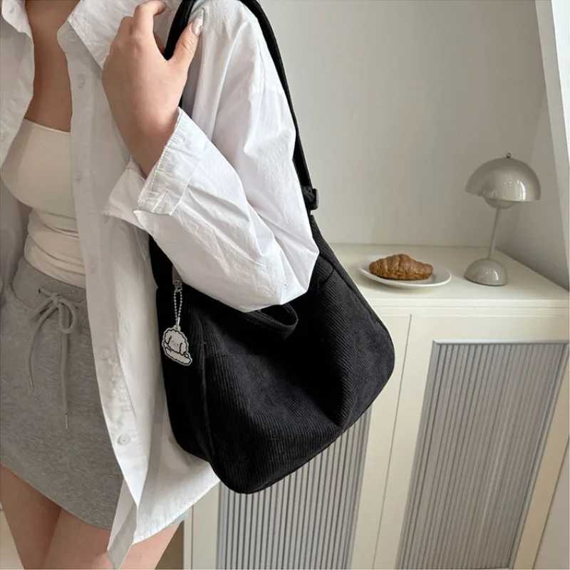 Womens Corduroy Shoulder Bag Casual Striped Large Capacity Tote with Zipper Closure Cute Hat Patch Perfect for Everyday UseT251215