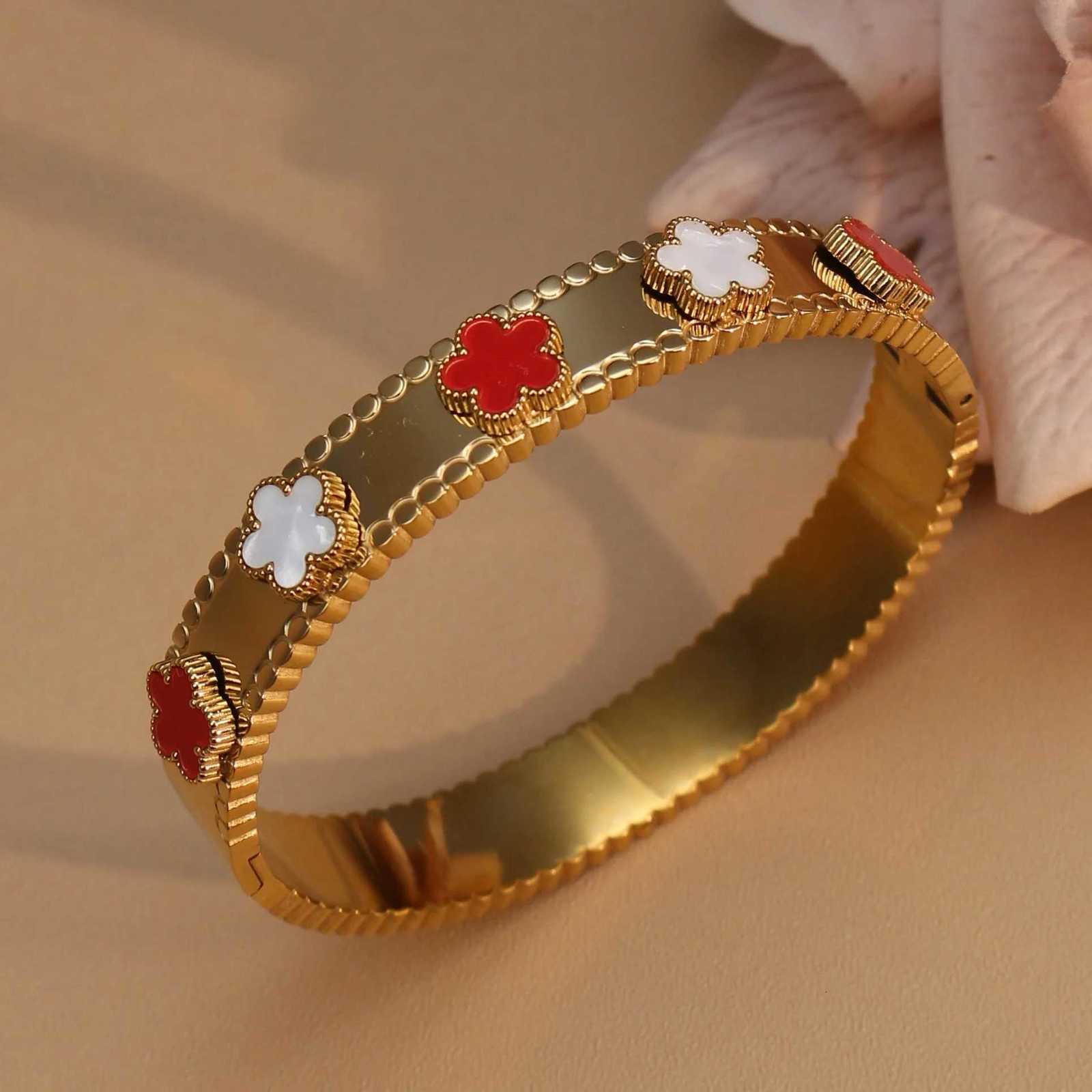 Fashion Acrylic Flower ShAPe StainlESS Steel Gold Color For Women Womens Bangles Wedding Wholesale Gifts M251215