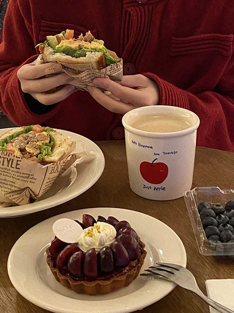 350ML Red Apple Coffee gs Simple Handdrawn Ceramic Cup Retro No Banana g Family Children Water Cup With Spoon Couple Gift H251215